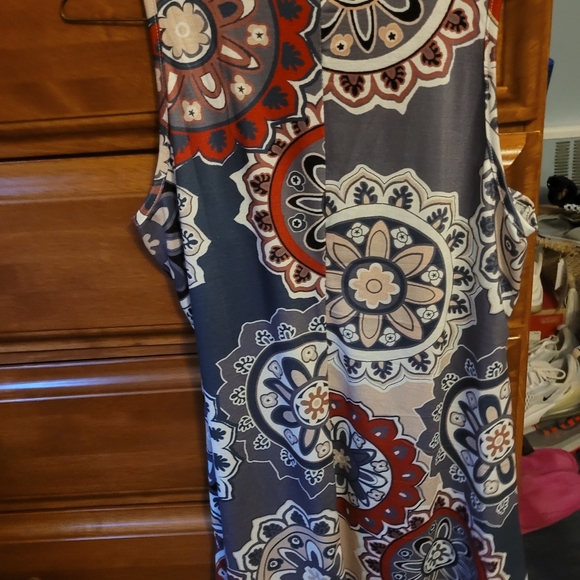 Dress - Picture 2 of 2